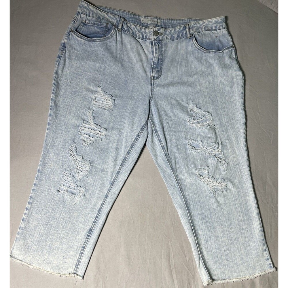 C Denim Distressed Capri Jeans Light Blue Women’s Size 20